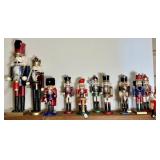 LOT OF DECORATIVE NUTCRACKERS