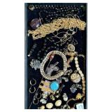 VINTAGE COSTUME JEWELRY LOT