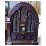VINTAGE OLD-STYLE RADIO - GE