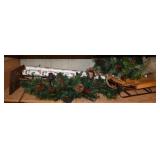 Shelf Contents Lot of: Christmas Decor w/ (2)