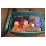 Large Rubbermaid Roughneck Lidded Tote w/