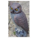 Weighted Lawn & Garden Owl w/ Swivel Head 18t
