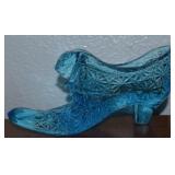 Vintage Fenton Light Blue Daisy & Button Cat in