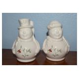 Pfaltzgraff Winterberry Snowpeople Salt & Pepper