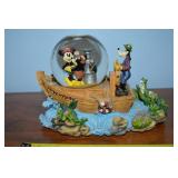 Walt Disney SS Adventure Mickey & Minnie Mouse