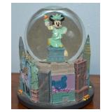 Disney Store Minnie Mouse Liberty Snow Globe w/