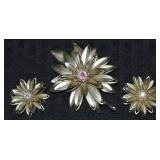 Vtg Aurora Borealis Rhinestone Goldtone Flower
