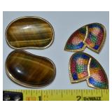 (2) Goldtone Clip Earrings w/Kidney Bean Tigers