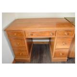 Vtg 7 Drawer Braided Edge Kneehole Desk