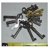 Collection of Vintage & Antique Skeleton Keys +