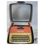 Vtg Smith Corona Galaxie Typewriter in Hard Case