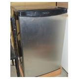 Danby Model DCR412BLS Dorm Fridge w/Ice Box