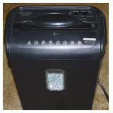 Pen + Gear WM608MA 6sheet Paper Shredder