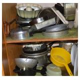 Kitchen Cabinet Contents Lot: Pots & Pans +