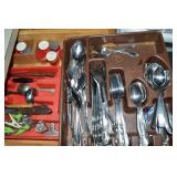 Kitchen Drawer Contents Lot: Flatware +