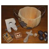 Wooden Lot w/ Pumpkin Bowl 8'w, Carved Keepsake