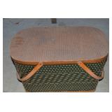 Vintage 18.5' Wide Picnic Basket