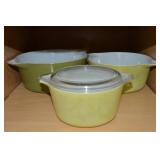 Kitchen Shelf Contents Lot: Pyrex Baking Dishes