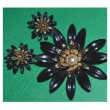Vtg Sarah Coventry Black & Goldtone Flower Set