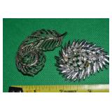 (2) Vintage Brooch Lot: Lisner & Rhinestone (miss