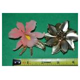 (2) Vintage Brooch Lot: Large Goldtone Flowers