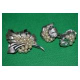 Vtg Trifari Silvertone Faux Pearl Brooch & Clip