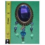 Vtg Three Ladies Goldtone Faceted Cabachon