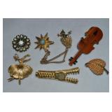 (6) Vintage Goldtone Brooch Lot incl Wooden