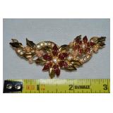 Vtg Avon Goldtone Rhinestone Poinsettia Brooch