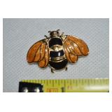 Vtg Trifari Goldtone Enamel Bee Brooch