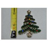 Vtg Goldtone Rhinestone Christmas Tree Brooch
