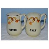 Vtg Hull Jewel Tea Autumn Leaf Salt & Pepper Set