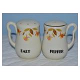 Vtg Hull Jewel Tea Autumn Leaf Salt & Pepper Set