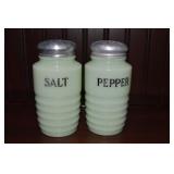 Deco Jeannette Jadeite Ribbed Salt & Pepper Shaker