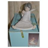 Lladro Porcelain Wondering Angel Figure 7" deep