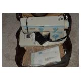 Vtg Singer Merritt 4016 Sewing Machine w/ Manual