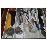 Kitchen Drawer Contents Lot: Utensils