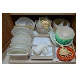 Kitchen Shelf Contents Lot: Tupperware Storage