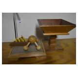 (4) Wooden Pieces w/ Massager, Compote +