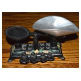 Vtg Painted Cast Iron Scale w/ (4) Weights 6.5w