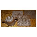 (4) Frankoma Pottery Pcs w/ Fleur de lis Trivets