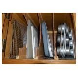 Kitchen Cabinet Contents Lot: Bakeware