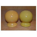 Vtg HL Fiestaware Yellow S&P Shakers Set