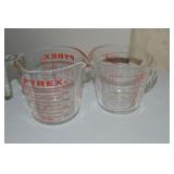 (2) Vintage Pyrex Glass 1 Pint Measuring Cups