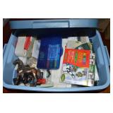 Rubbermaid RN 10Gal Tote w/Lid: Horse, Craft
