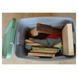Rubbermaid RN Lidded 18Gal Tote: Books, Games+