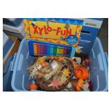 Rubbermaid RN 14gal Lidded Tote: Fall Decor +