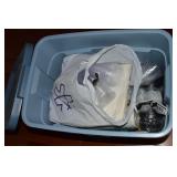 Rubbermaid RN 18Gal Tote w/Lid: Party supplies