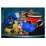 Rubbermaid RN Lidded 14Gal Tote: Vintage Toys