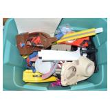 Rubbermaid RN Lidded 18Gal Tote: Vtg Toy Playsets,